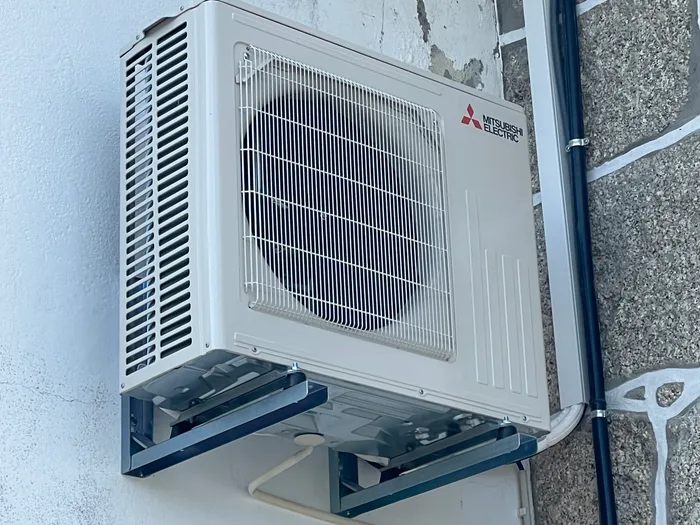 Ar condicionado Mitsubishi exterior Amarante
